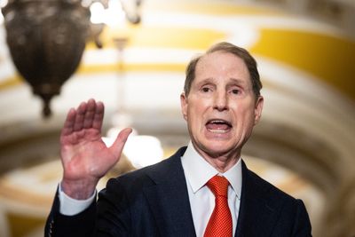 Bipartisan bill targets government censorship threats