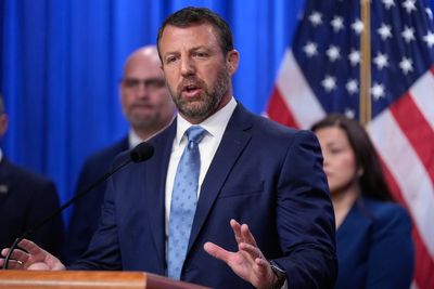 Trump administration identifies 'super-sponsors' of migrant children in a possible prosecution tack
