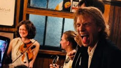 “Almost nobody seemed to realise it was him. There were no crowds and you could really tell just how much fun he was having”: Mick Jagger turns up and sings at an Oxford pub folk session
