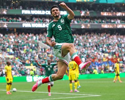 Raúl Jiménez seals Mexico’s win against nine-man South Africa in World Cup opener