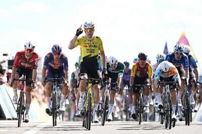 Tour Auvergne-Rhône-Alpes: Wout van Aert answers doubts with commanding stage 5 victory