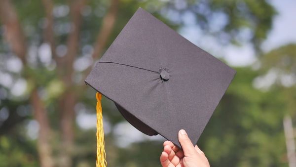 Massachusetts mom confronts Brockton mayor at high school graduation: ‘You know what you did to my daughter’