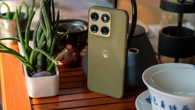 Nobody understands smartphone design like Motorola, and I'm totally surprised by how good the Motorola Edge 2026 is