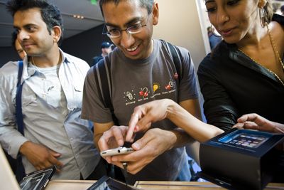 You can blame America’s plummeting fertility rate on the iPhone, study finds: ‘People are all depressed and alone and doomscrolling’