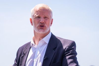 PM urged to take ‘courageous’ decisions on defence as he fights for his future