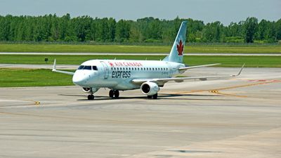 Former Air Canada pilot faces fraud charges, accused of flying commercial flights under fake license scheme for 17 years