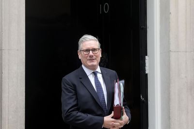 Starmer insists he will not walk away after defence resignations