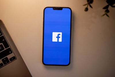 Is Facebook, Messenger Down? Users Report 'Query Error' as Login Issues Spike Across Platforms