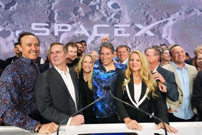 SpaceX set to surge past $2 trillion valuation in blockbuster Nasdaq debut