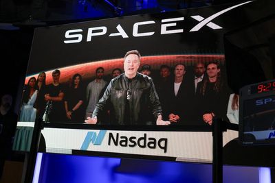 Live updates from SpaceX IPO debut: SpaceX valuation now at over $2 trillion as stock climbs to $175 a share