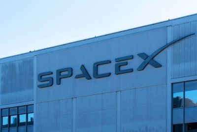 Elon Musk’s SpaceX soars to two trillion dollars in record-breaking IPO
