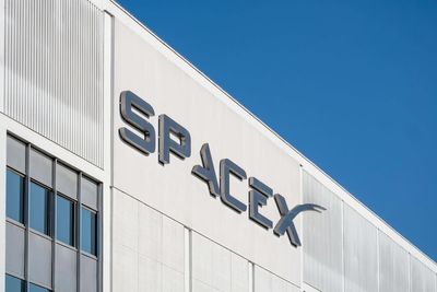 FTSE soars on peace hope as SpaceX IPO blasts off