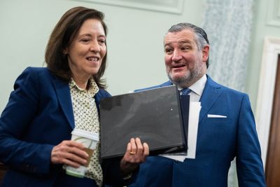 Senate panel sets markup on college sports bill