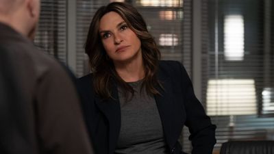 Law And Order Fans Had The Funniest Takes About Mariska Hargitay's Face After The Knicks Won Game 4