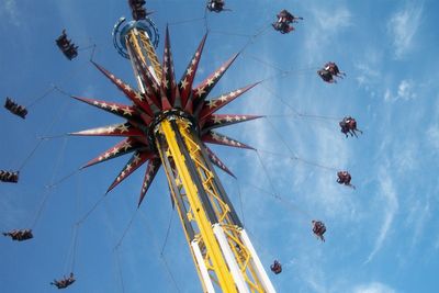 Four people, including two teens, rescued after malfunction strands them 120 feet in the air on Six Flags ride