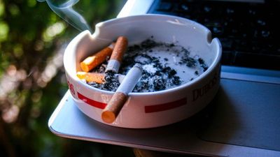 Texas tenant says he was warned for smoking on his patio after a neighbor allegedly reported the smell of his burnt bacon to management
