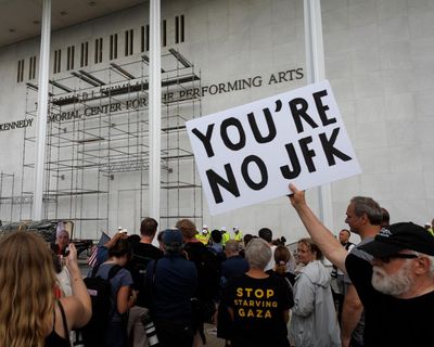 Trump news at a glance: president’s name to be removed from Kennedy Center