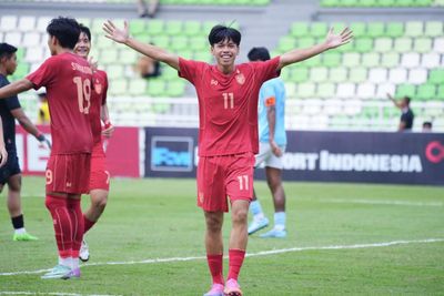 Thailand crush Cambodia, set up Aussie showdown