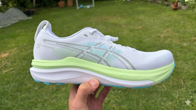 I ran 35 miles in the Asics Gel-Kayano 33 and it's comfortable and stable, but underwhelming