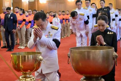 PM leads cabinet in royal bathing rite for Princess Bajrakitiyabha