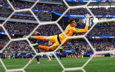 US rout Paraguay to open World Cup campaign