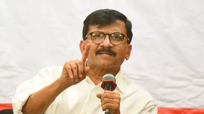 Congress not a sinking ship, its breakaway leaders must reunite to make party stronger, says Sanjay Raut