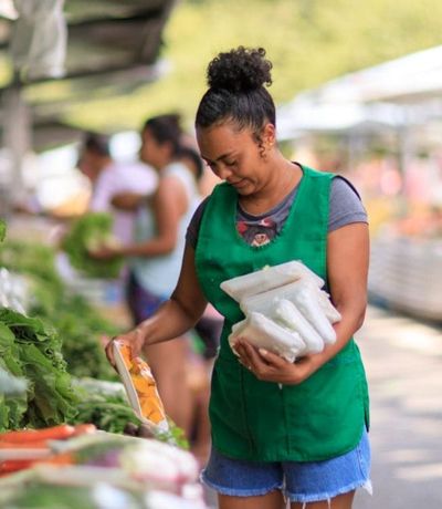 Safety Experts Say Outdoor Markets Present Risks Many Women Overlook