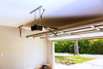 The Garage Door Flaw Burglars Exploit in Seconds