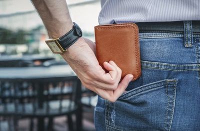 8 Documents You Should Never Keep in Your Wallet
