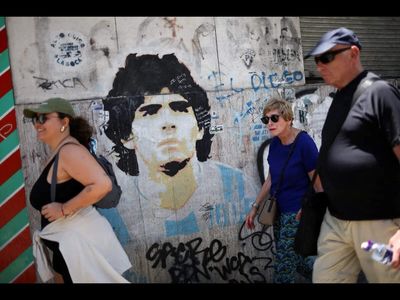 Quote of the Day by Diego Maradona 'I am black or white, I'll never be grey in my life' teaches character lesson, truth of life