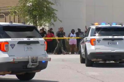 Shooting at South Carolina mall leaves at least two people wounded