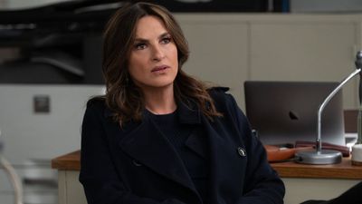 I Love How One Of Mariska Hargitay’s Scenes In Law & Order: SVU’s Season 27 Finale Marked A Full-Circle Moment For The Director