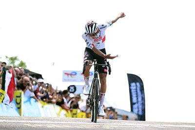 Isaac del Toro wins eventful stage seven of Tour Auvergne-Rhône-Alpes, as Luke Tuckwell keeps yellow