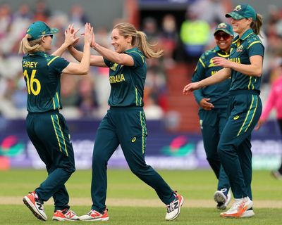 Molineux front and centre of Australia Women’s World T20 win over South Africa