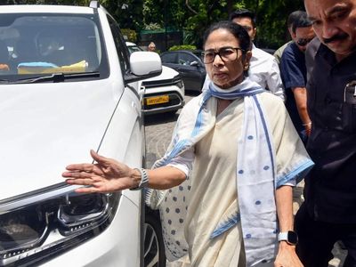 Mamata Banerjee rejigs TMC's youth, women wings; removes Saayoni Ghosh, Mala Roy from key positions