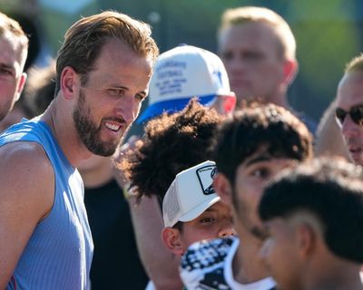 England get rapturous welcome as they settle in to sprawling Kansas City home