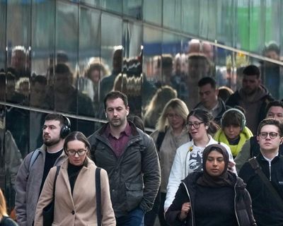 Minister defends changes to UK workers’ rights against costs backlash