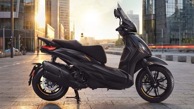 Piaggio's 25-Year-Old Scooter Idea Somehow Still Makes Sense Today