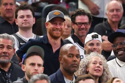 Harry attends Knicks’ NBA Finals victory game alongside other celebrities
