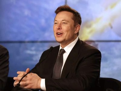 Business lesson from world's first trillionaire Elon Musk: 'Rely less on business gurus and their books and more on biographies' What business owners can learn from world's richest man's success mindset
