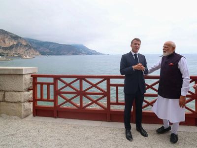 Dhurandhar's Nice!: French President highlights talks with PM Modi with 'Aari aari'