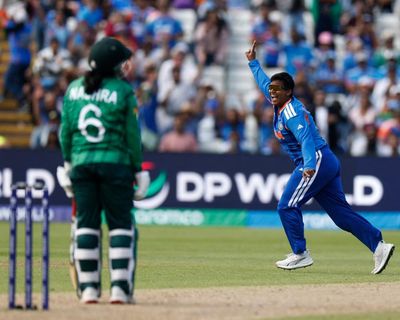 India start Women’s T20 World Cup in style as Deepti makes short work of Pakistan