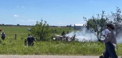 12 killed after skydiving plane crashes near Missouri airport