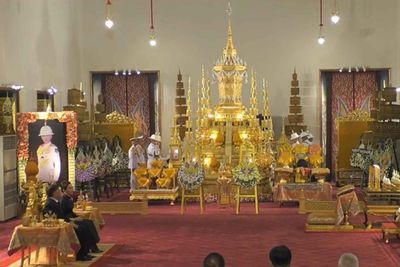 Mourners fill Sanam Luang