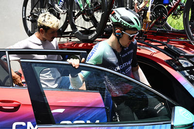 Paul Seixas abandons Tour Auvergne-Rhône-Alpes after crashing previous day