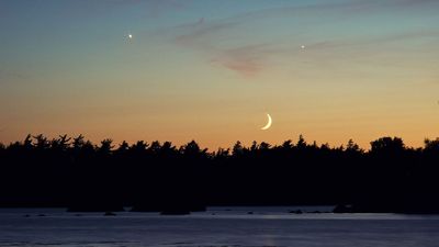 Catch Mercury shining at its best tonight before it slips back into the sun's glare
