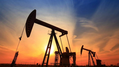 Oil slips 4% as US, Iran reach peace deal to reopen Strait of Hormuz