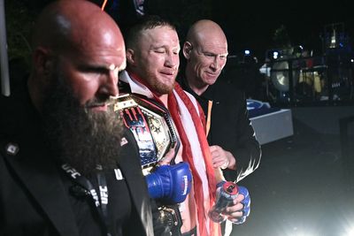 Justin Gaethje scores upset UFC championship win in controversial White House fight