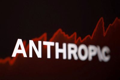 Anthropic scrambles to reverse AI ban after Amazon’s White House warning