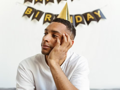 Psychology says people who keep birthday reminders weeks early aren’t obsessive; they’re protecting closeness from the friction of modern distraction, because remembering on purpose is one way adults stay close